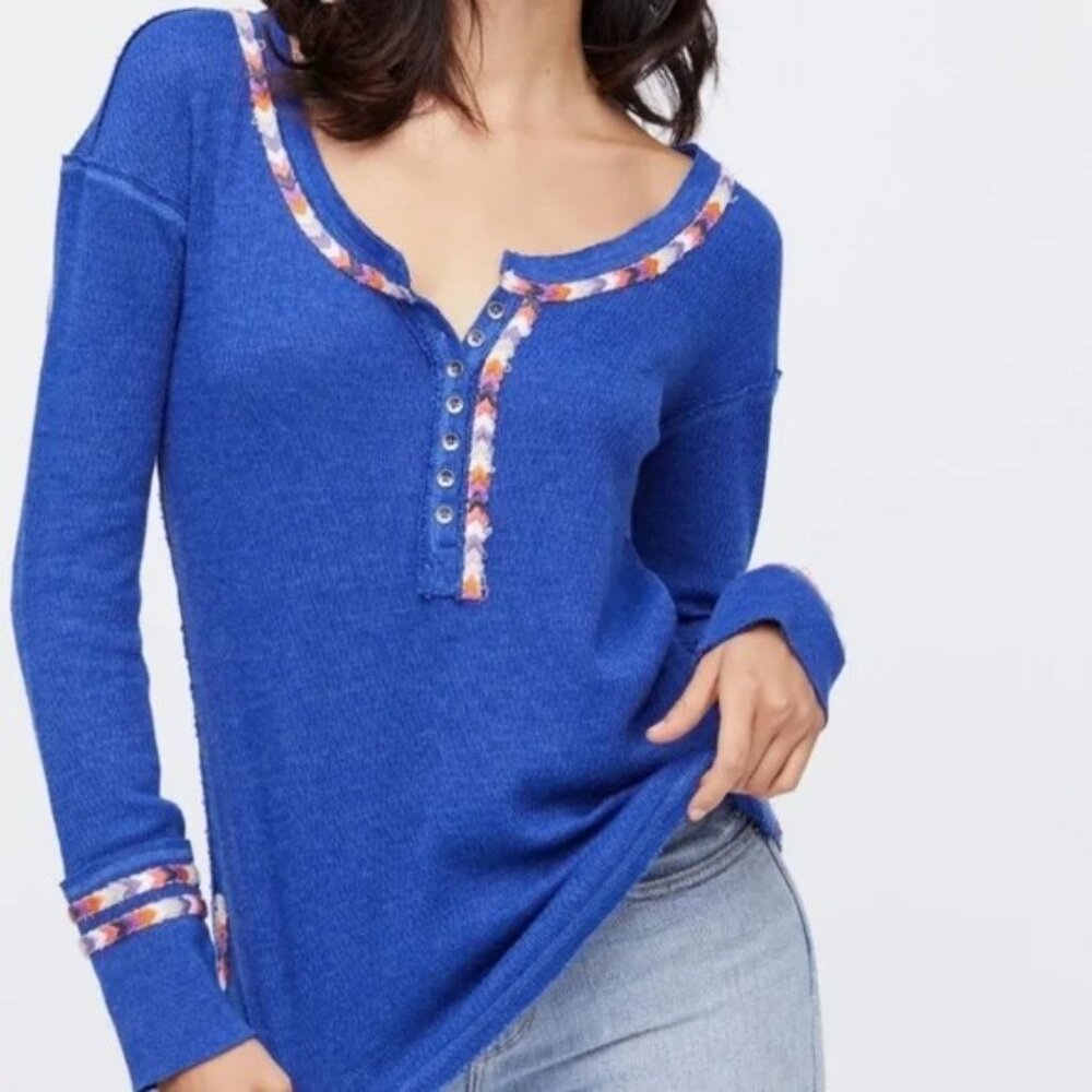 Free People We The Free Rainbow Thermal Henley in Boyfriend Blue. Size S.